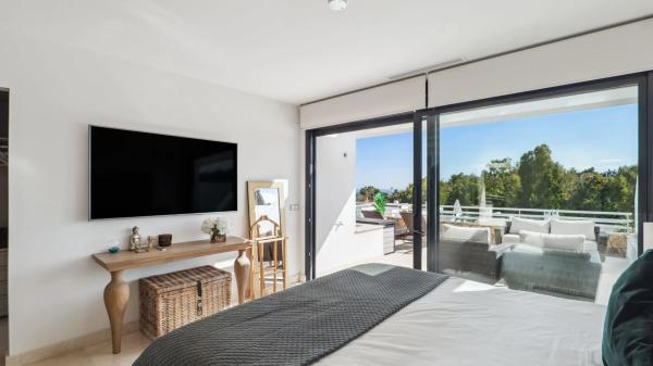 Chalet pareado en calle Santillana del Mar, 11