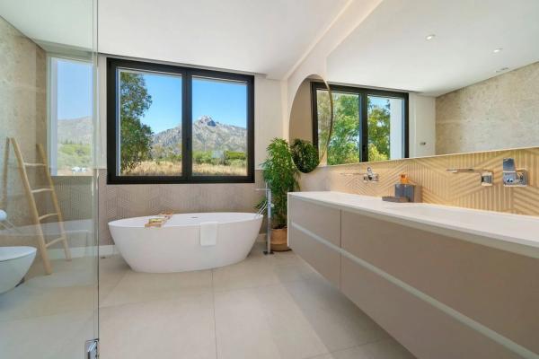 Casa independiente en Pintor Francisco Iturrino