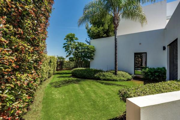 Casa independiente en Lugar Urbanizacion Lomas de Marbella Club, 78