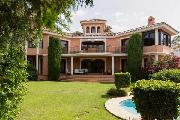 Casa independiente en calle Granados, 6