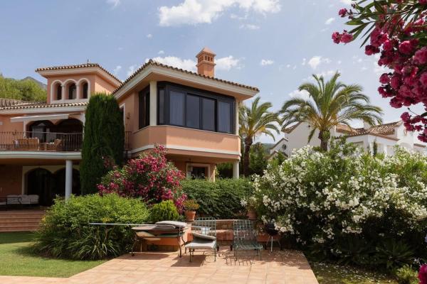 Casa independiente en calle Granados, 6