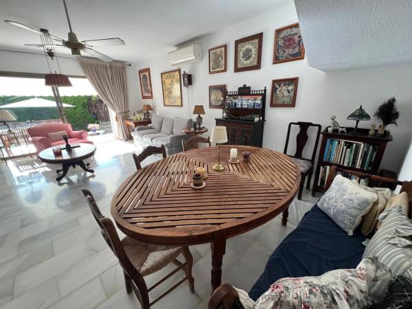 Chalet adosado en calle de Marcasitas, 40 f