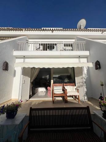 Chalet adosado en calle de Marcasitas, 40 f