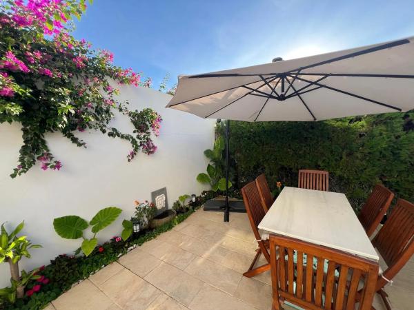 Chalet adosado en calle de Marcasitas, 40 f