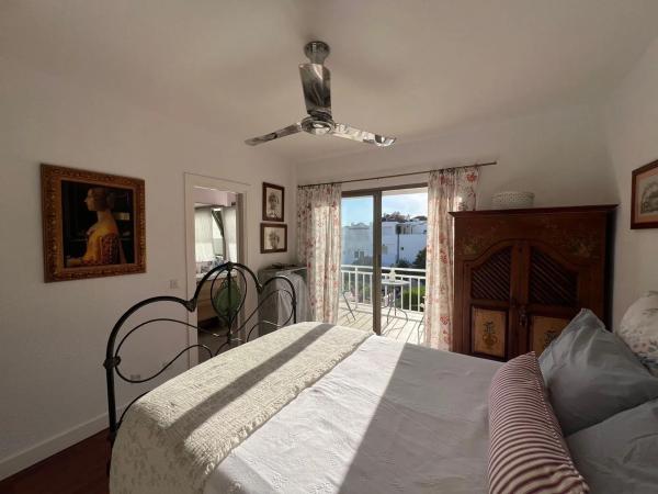 Chalet adosado en calle de Marcasitas, 40 f