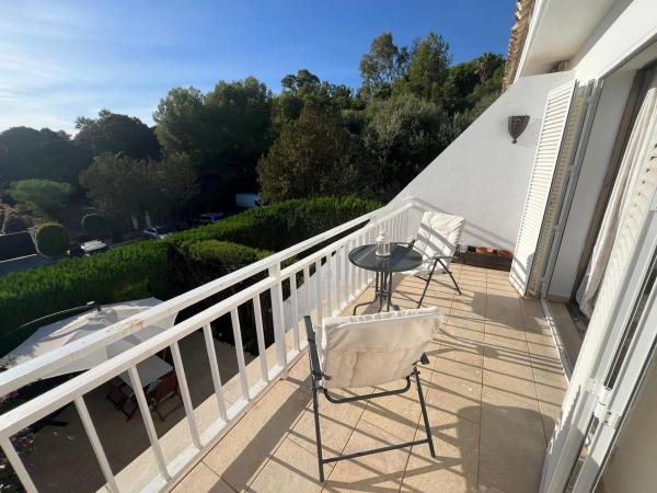 Chalet adosado en calle de Marcasitas, 40 f