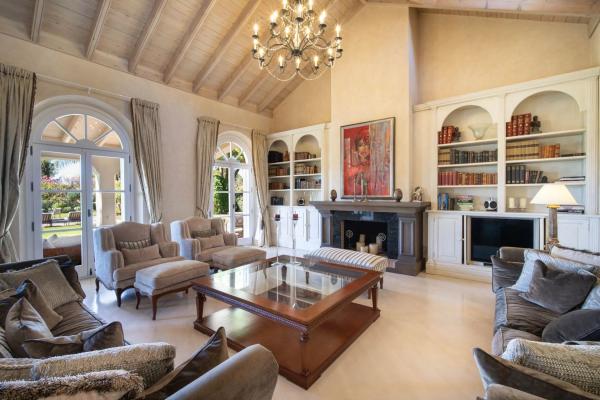 Casa independiente en Urbanizacion Altos Reales, 8