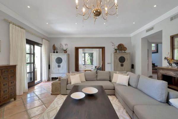 Casa independiente en calle Montemayor