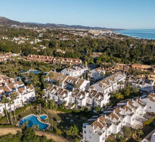 Chalet adosado en calle Cecilia Böhl de Faber