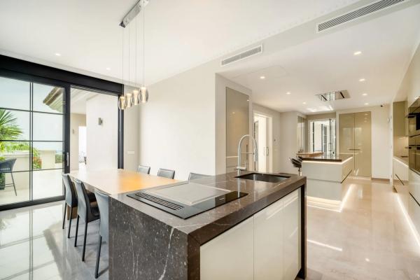 Casa independiente en calle Liszt