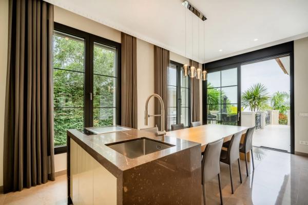 Casa independiente en calle Liszt