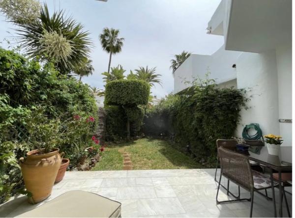 Chalet adosado en calle Monte Mayor, 15