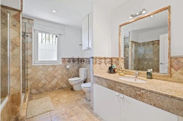 Piso en calle Sierra Cazorla, 2