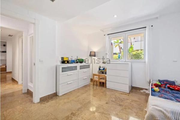 Piso en calle Sierra Cazorla, 2