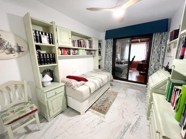 Piso en avenida Conde Rudi, 2