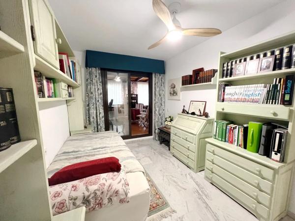 Piso en avenida Conde Rudi, 2