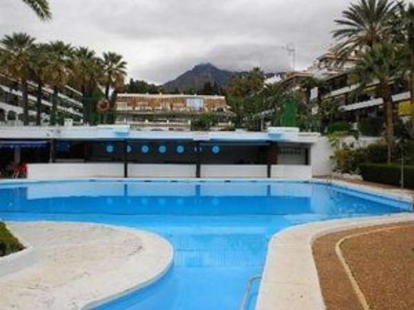 Estudio en calle urbanizacion carolina park milla de oro s/n