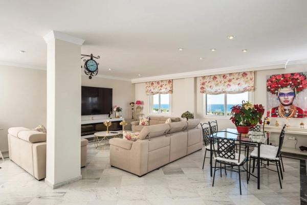 Dúplex en Barrio La Carolina-Guadalpín