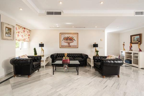 Dúplex en Barrio La Carolina-Guadalpín