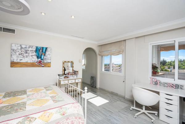 Dúplex en Barrio La Carolina-Guadalpín