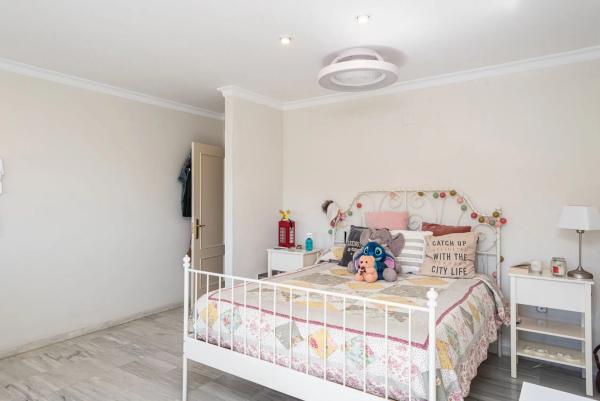 Dúplex en Barrio La Carolina-Guadalpín