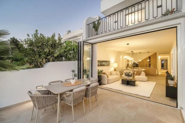 Chalet adosado en calle Al-andalus