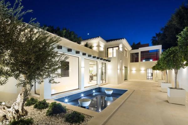 Casa independiente en Urbanizacion Nva Andalucia Aloha