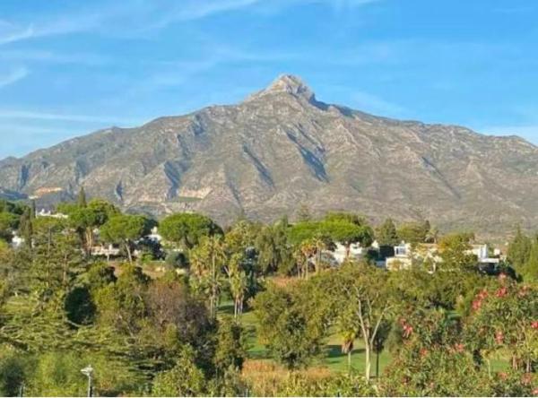 Piso en avenida Valle del Golf