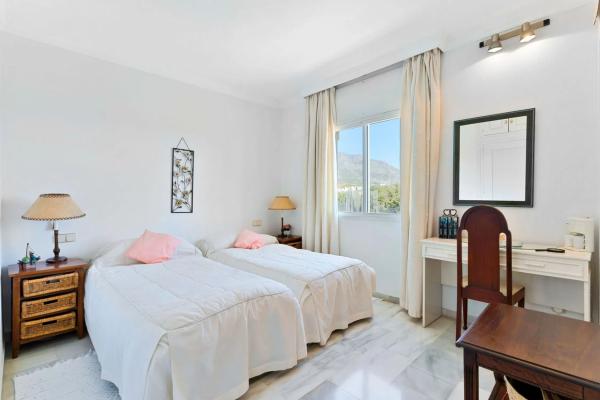 Chalet adosado en Urbanización los Olivos I, 5