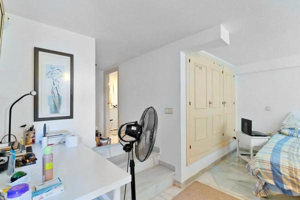 Chalet adosado en Urbanización los Olivos I, 5