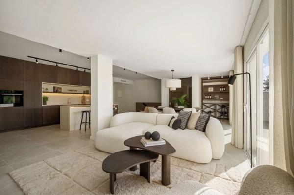 Chalet adosado en avenida Valle del Golf