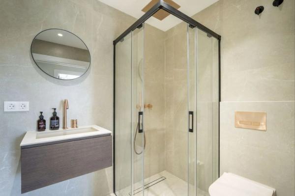 Chalet adosado en avenida Valle del Golf