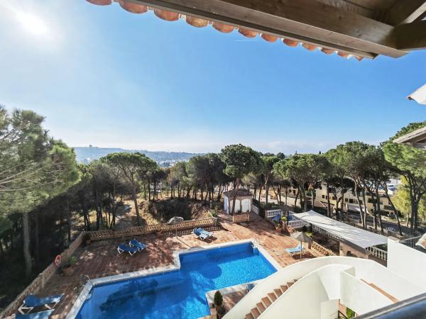 Dúplex en Urbanización Los Pinos de Aloha, 10