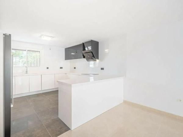 Chalet adosado en calle Pablo Picasso