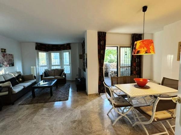 Piso en Urbanización Los Naranjos de Marbella, 1