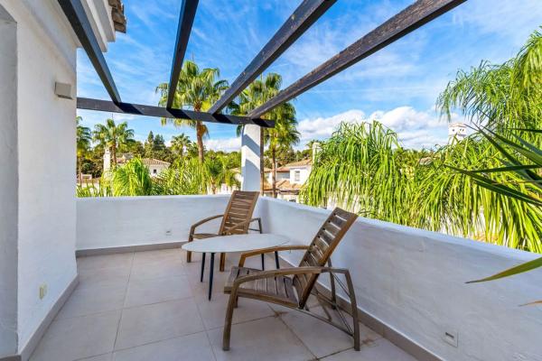 Dúplex en Urbanización Los Naranjos de Marbella, 2