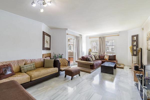 Chalet adosado en Urbanización Los Naranjos de Marbella, 37