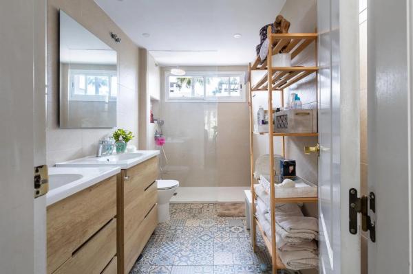 Chalet adosado en calle alcaucin, 19