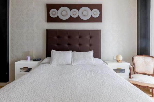 Chalet adosado en calle alcaucin, 19