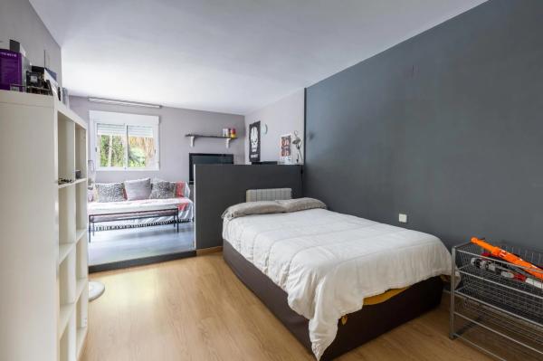 Chalet adosado en calle alcaucin, 19