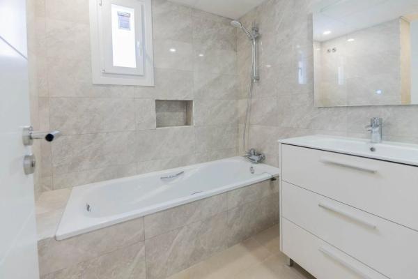 Chalet adosado en calle Luis Morales