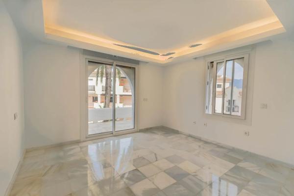 Chalet adosado en calle Luis Morales