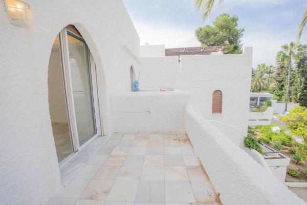 Chalet adosado en calle Luis Morales