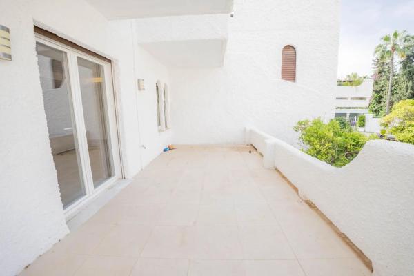 Chalet adosado en calle Luis Morales