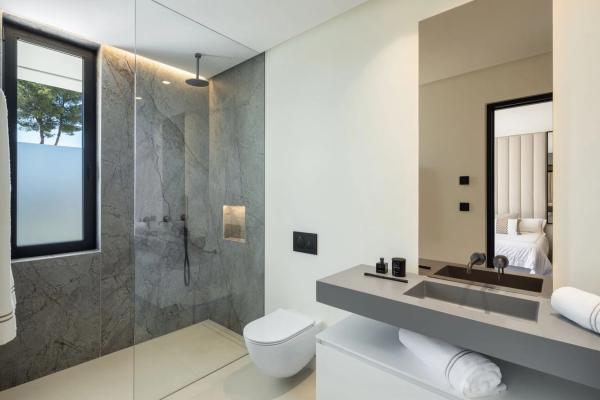 Casa independiente en calle Alonso Cano