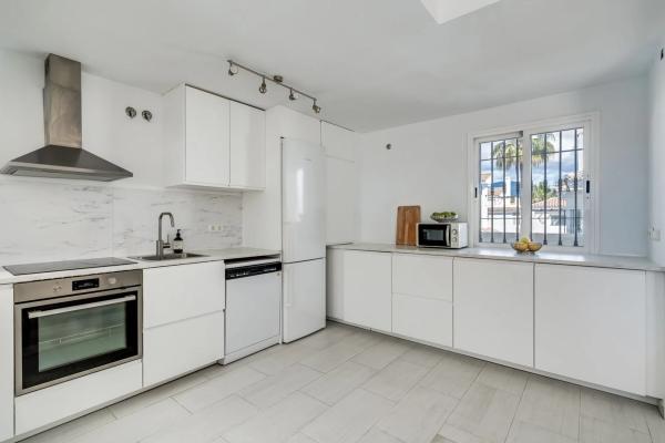 Dúplex en Urbanización Los Naranjos de Marbella, 28 -22