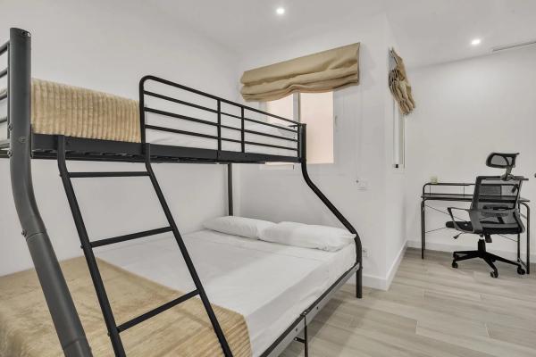 Piso en calle Real, 1 Block