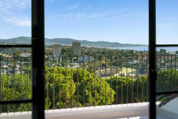 Casa independiente en avenida Calderón de la Barca