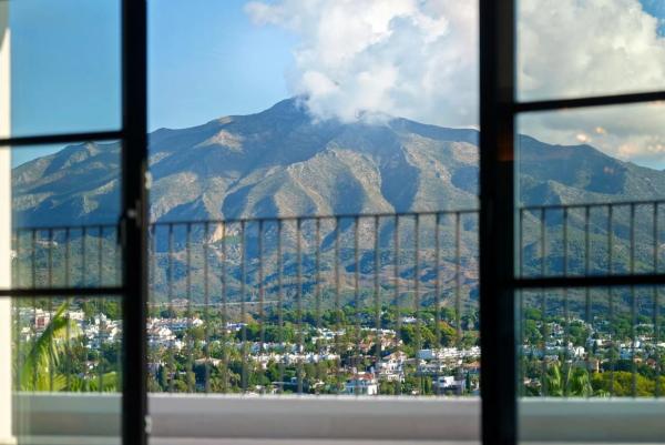 Casa independiente en avenida Calderón de la Barca