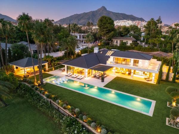 Casa independiente en Urbanizacion n Andalucia 25d